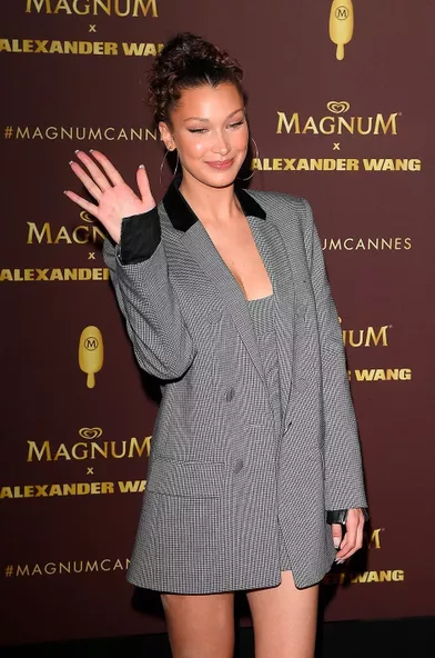 Bella Hadid à la soirée Magnum à Cannes, jeudi 10 mai
