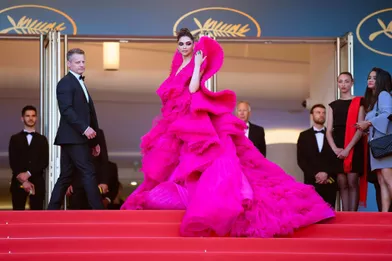 Cannes 18 Deepika Padukone La Star Indienne Fait Sensation Sur Le Tapis Rouge