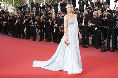 Diane Kruger lumineuse sur le tapis rouge du festival de Cannes, le 13 mai 2018.