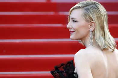 Cate Blanchett sur les marches du festival de Cannes, le 17 mai 2018.
