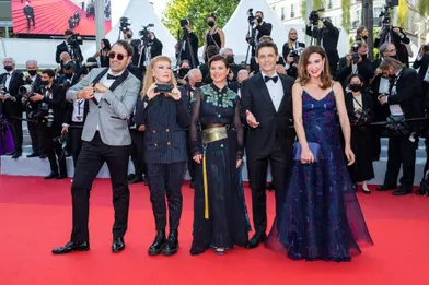 Michael Angelo Covino, Andrea Arnold, Mounia Meddour, Daniel Burman, Elsa Zylberstein (jury Un certain regard)sur le tapis rouge du 74e Festival de Cannes pour la montée des marches du film «Tout s'est bien passé» le 7 juillet 2021