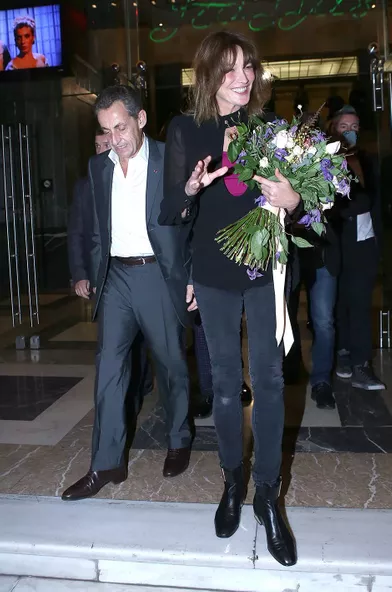 Carla Bruni et Nicolas Sarkozy au Pallas, à Athènes, le 24 octobre 2017.