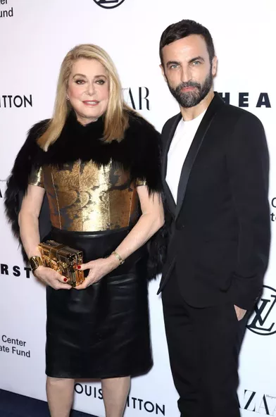 Catherine Deneuve et Nicolas Ghesquièreau gala de la fondation du Lincoln Center, le 30 novembre 2017 à New York.