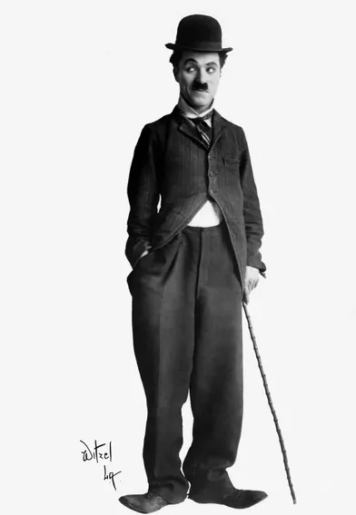 Charlie Chaplin a vécu une enfance d'errance et de pauvreté avec une mère soufrant d'une maladie mentale et un père alcoolique.