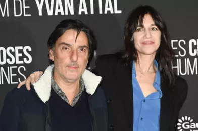 charlotte gainsbourg et yvan attal tapis rouge complice