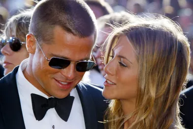 Après sept ans de vie commune, les deux stars ont divorcé en 2005. En cause, la relation extra-conjugale débutée par le comédien avec Angelina Jolie sur le tournage du film &quot;Mr et Mrs Smith&quot;.