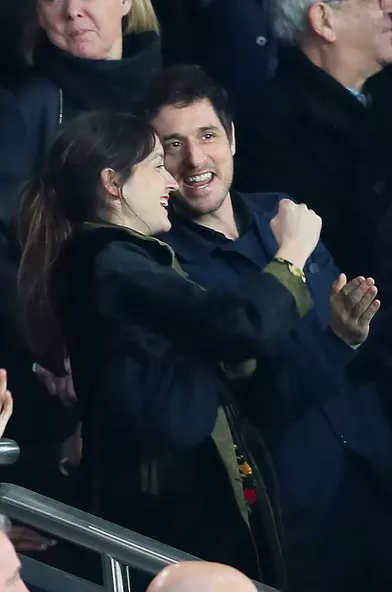 Jérémie Elkaïm et Anaïs Demoustier dans les tribunes du match PSG-Monaco