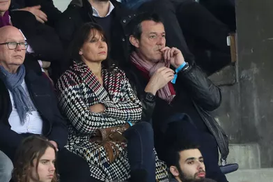 Jean-Luc Reichmann et sa femme Nathalie dans les tribunes du match PSG-Monaco