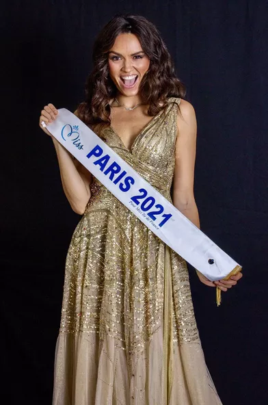 Diane Leyre, Miss Paris (devenue Miss France le 11 décembre), lors d'un shooting dans la capitale en juillet 2021