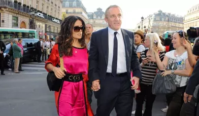 L'arrivé remarquée de Salma Hayek et son mari Francois-Henri Pinault au défilé de prêt-à-porter Stella McCartney Pintemps-Ete 2012 ce lundi à l'Opéra Garnier de Paris.