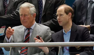 Le Prince Charles et le Prince Edward ont assisté aux premières compétitions des Jeux du Commonwealth qui se déroulent à New Dehli.