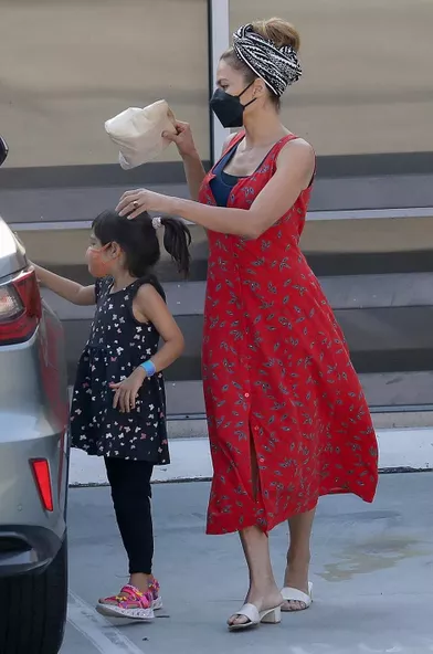 Eva Mendes, Ryan Gosling et leur filles à Los Angeles le 25 août 2021