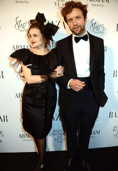 Helena Bonham Carter et Rye Dag Holmboeà la soiréeHarper’s Bazaar Women of the Year Awards à Londres le 29 octobre 2019