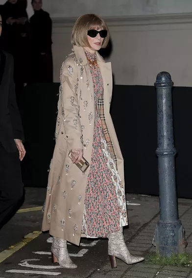 Anna Wintourarrive au défilé Burberry lors de la Fashion Week de Londres le 17 février 2020.