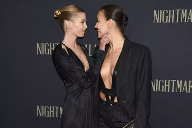 Stella Maxwell et Irina Shayk à l'avant-première du film«Nightmare Alley» à New York le 1er décembre 2021