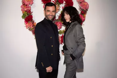 Nicolas Ghesquière et Isabelle Adjaniau dîner de lancement des parfums Louis Vuitton «Les Extraits Collection» à la Fondation Louis Vuitton à Paris le 5 juillet 2021