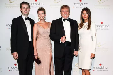 Ivanka Trump avec Eric Trump, Donald Trump et Melania en 2012