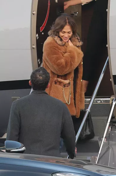 Jennifer Lopez et Ben Affleck dans un aéroport privé de Los Angeles le 7 novembre 2021