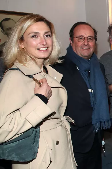 Julie Gayet et François Hollandelors de la générale de la pièce «Rimbaud en Feu» au théâtre Antoine à Paris le 13 janvier 2022