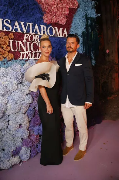 Katy Perry et Orlando Bloomau gala UNICEF organisé parLuisaViaRoma à Capri le 31 juillet 2021
