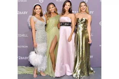 Jessica Alba, Chrissy Teigen, Jennifer Garner, et Kate Hudsonlors du gala Baby2Baby à Culver City en Californie, le 9 novembre 2019.