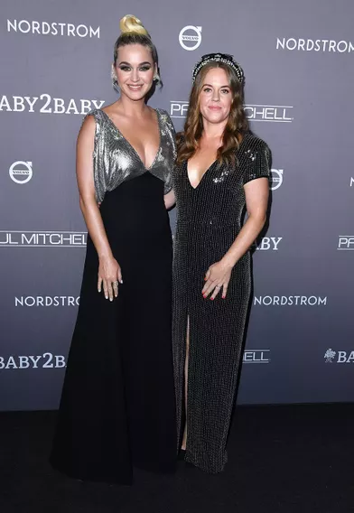 Katy Perry et Angela Hudsonlors du gala Baby2Baby à Culver City en Californie, le 9 novembre 2019.