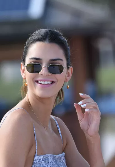 Kendall Jenner sur une plage de Miami le 4 décembre 2019