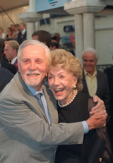 Kirk Douglas et sa femme Anne au Festival de Deauville en 1999.