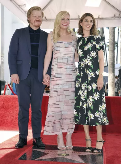 Kirsten Dunst, rayonnante, inaugure son étoile en famille à Hollywood