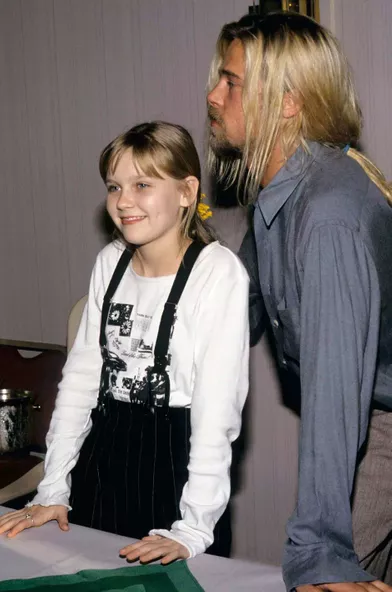 Kirsten Dunst avec Brad Pitt en 1994.