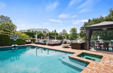 La villa de Kirsten Dunst au bord du lac Toluca à Los Angeles.