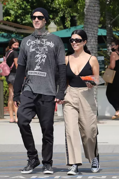 Travis Barker et Kourtney Kardashian à Malibu le 16 juin 2021