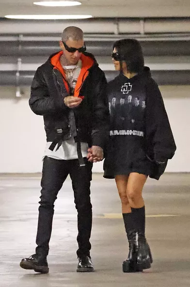 Travis Barker et Kourtney Kardashian à Los Angeles le 1er décembre 2021