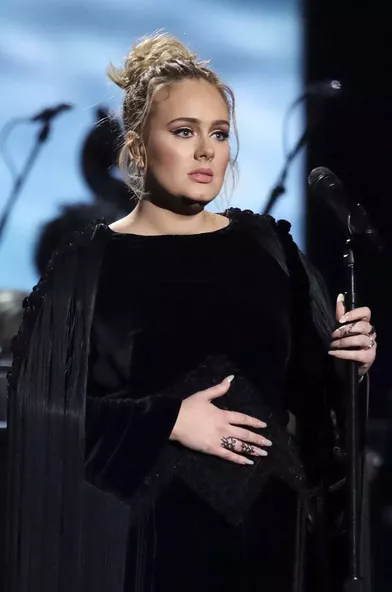 Adele lors d'un hommage rendu à George Michael aux Grammy Awards en 2017
