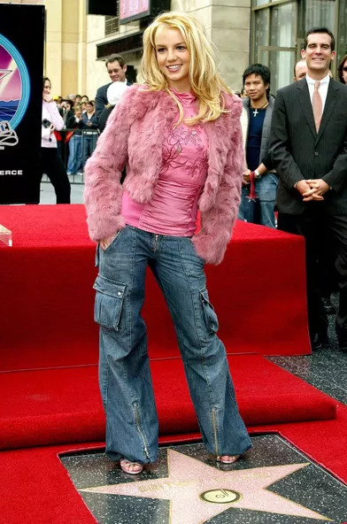 Britney Spears reçoit son étoile sur le Hollywood Walk of Fame le 18 novembre 2003.