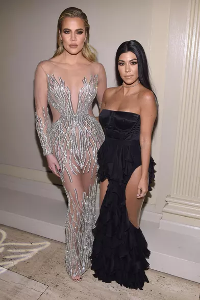 Khloé et Kourtney Kardashian le 21 novembre 2016.