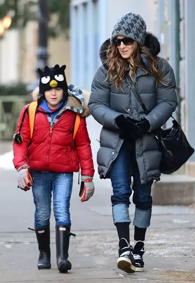 Sarah Jessica Parker en 2014 à New York Cityavec son fils aîné James (né enoctobre 2002).