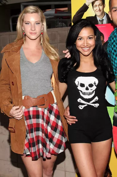 Heather Morris et Naya Rivera faisant la promotion de la première saison de«Glee» à Los Angeles en mai 2009