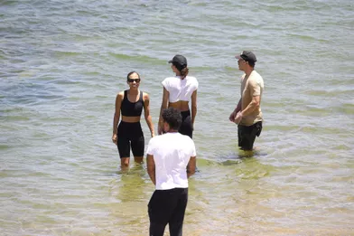 Mychal, Nickayla Rivera et Ryan Dorseyavec une membre de la famille au lac Piru le 11 juillet 2020