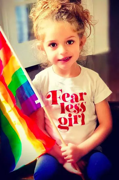 La fille d'Alyssa Milano à la Gay Pride