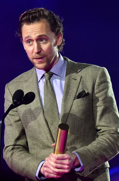 Tom Hiddlestonaux People's Choice Awards à Los Angeles le 7 décembre 2021