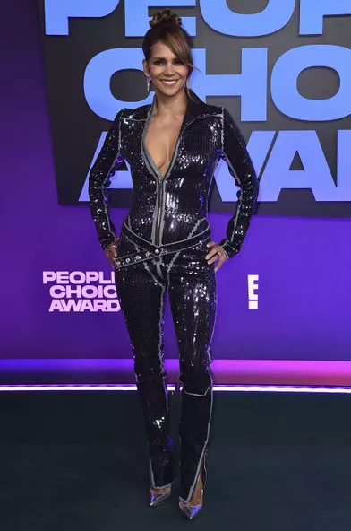 Halle Berry aux People's Choice Awards à Los Angeles le 7 décembre 2021