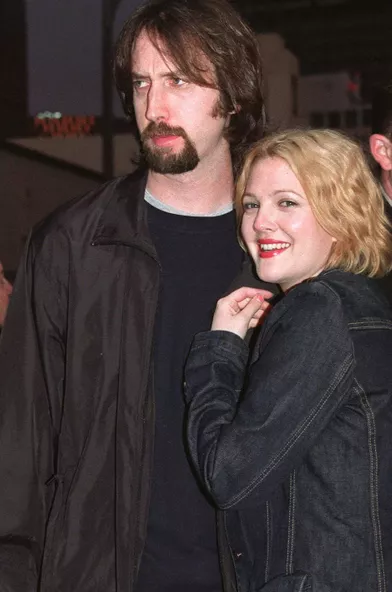Tom Green (vu dans le premier volet de «Charlie et ses drôles de dames» sorti en 2000) a été le second époux de Drew Barrymore. Leur union a débuté fin 1999, s'est concrétisée par des fiançailles en 2000 et un mariage en 2001... avant de mener à la séparation quelques mois plus tard et au divorce en 2002.