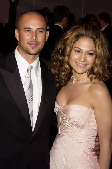 Cris Judd et Jennifer Lopez à l'after-party des Oscars à Los Angeles en mars 2002.Le couple a été marié entre 2001 et 2002.