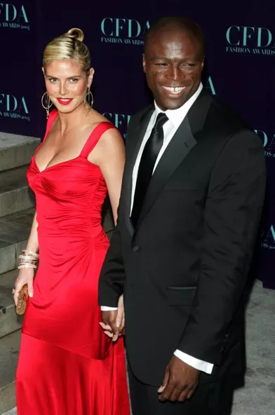 Heidi Klum et Seal en 2004. Ils se sont mariés en 2005 et ont divorcé en 2012. Ils ont aussi eu quatre enfants.