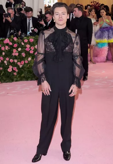 Harry Styles habillé en Gucci au Met Gala à New York le 6 mai 2019.
