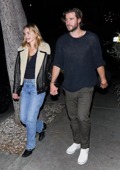 Gabriella Brooks et Liam Hemsworth à Los Angeles le 7 novembre 2021