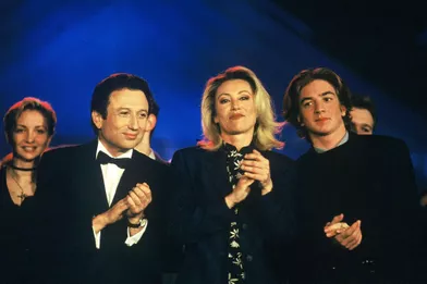 Sheila et son fils Ludovic dans l’émission de Michel Drucker, &quot;Stars 90&quot;, le 18 février 1993, sur TF1. 
