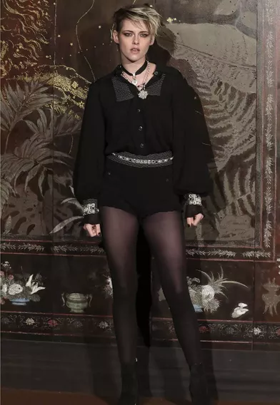 Kristen Stewartlors du défilé Chanel Métiers d'Art àParis le 4décembre2019.