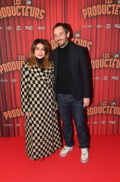 Julie Zenatti et son mariBenjamin Bellecourà la générale de la pièce «Les Producteurs» au théâtre de Paris le 2 décembre 2021